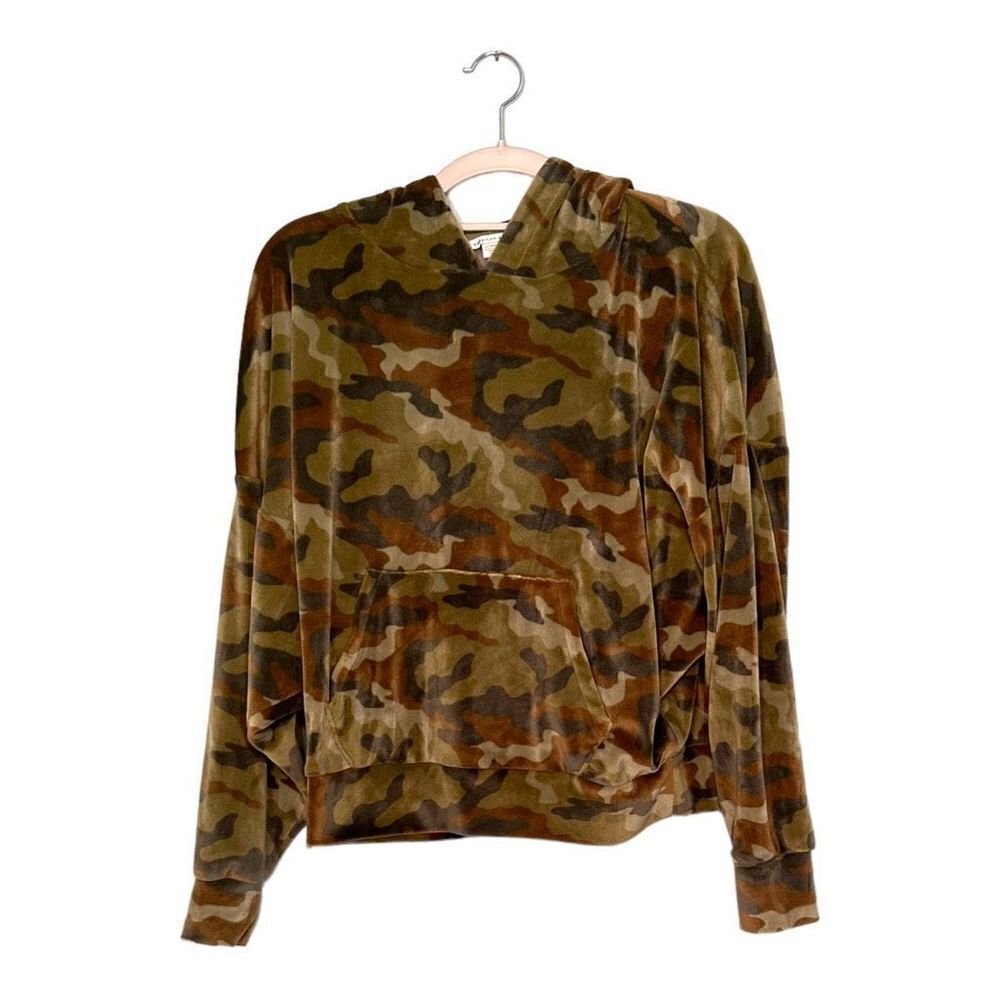 American Eagle cozy ever after Camo hoodie women’s size XS dolman sleeves